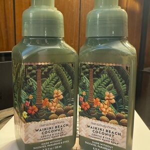 Bath & Body Works Waikiki Beach Coconut Foaming Hand Soap Set of 2 NWT
